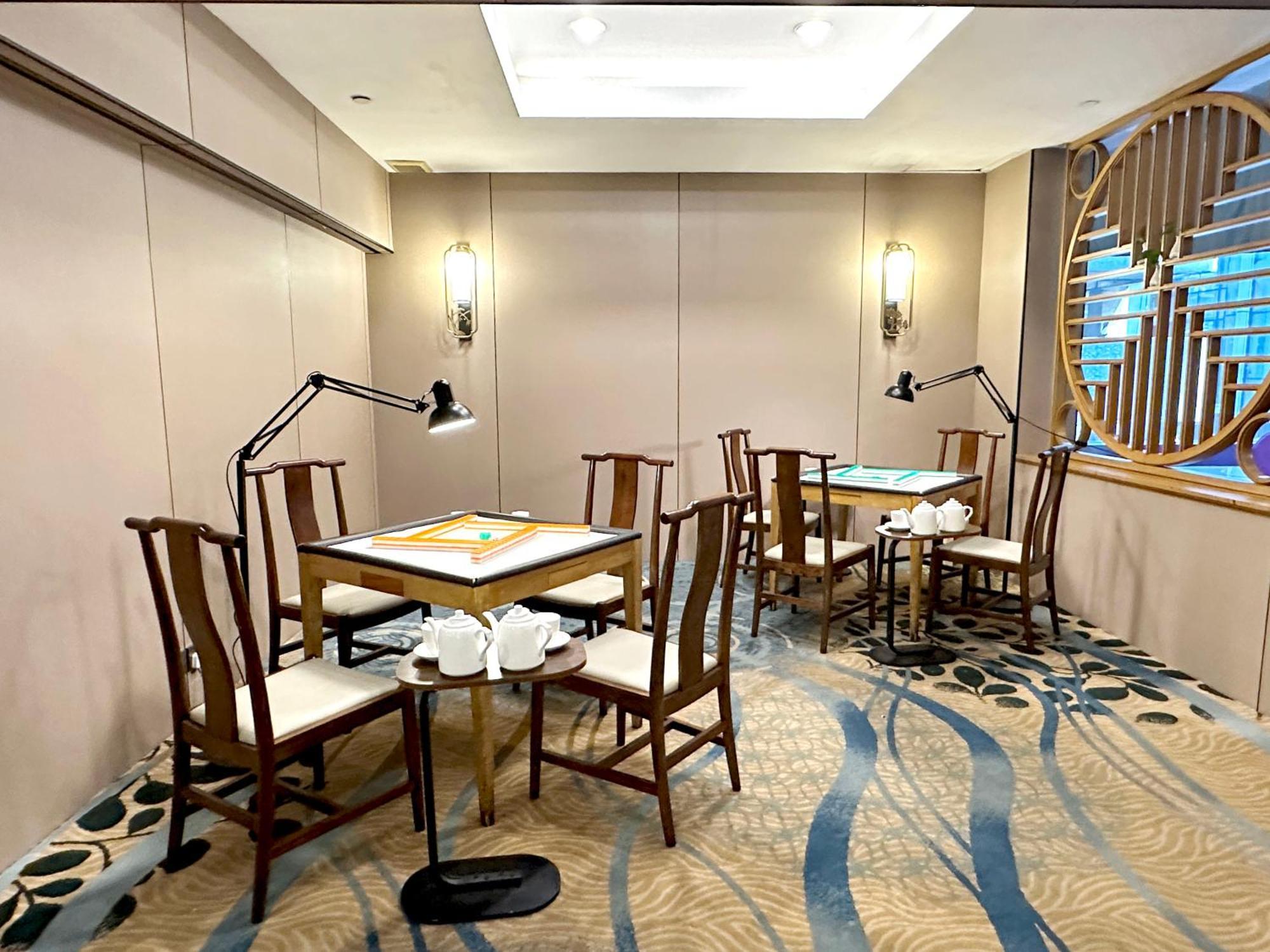 โรงแรมเมโทรพาร์ค 4*
